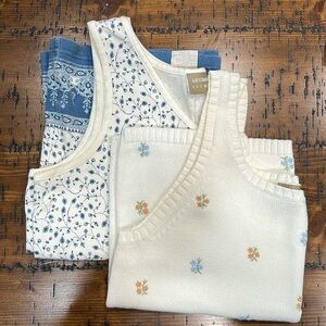 Liz Claiborne Set of 2 Sleeveless Tops in White and Blue Floral